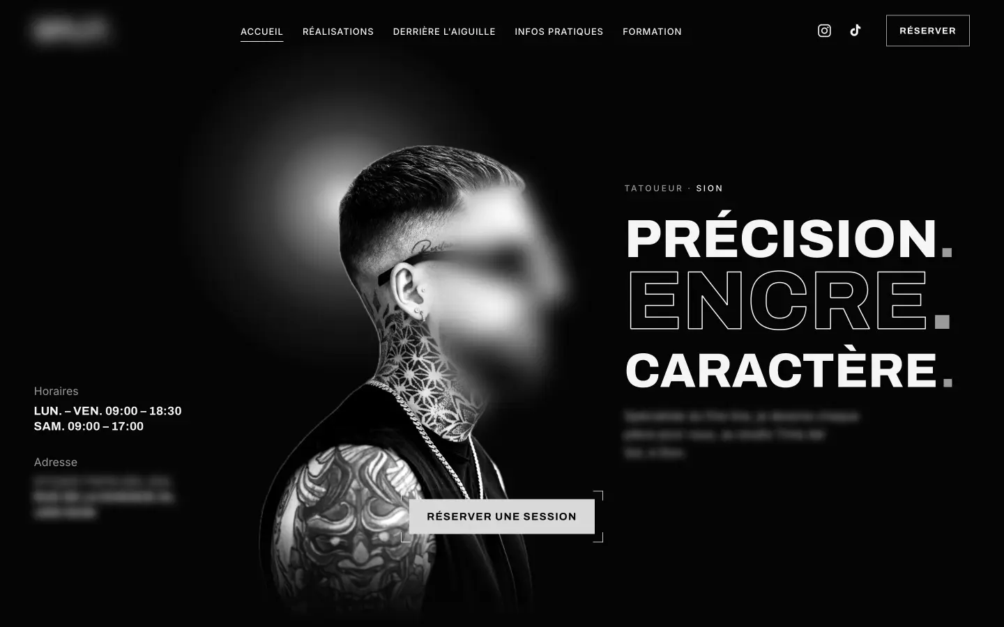 Page d'accueil d'un site en cours de réalisation pour un client à Sion, studio de tatouage. Le logo du client est flouté.